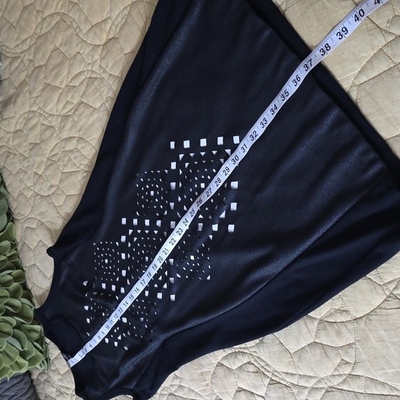 Karen Kane Sleeveless Dress - Picture 9 of 12